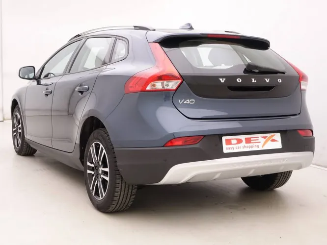 Volvo V40 Cross Country 2.0 D2 120 Cross Country Nordic Styl Image 4