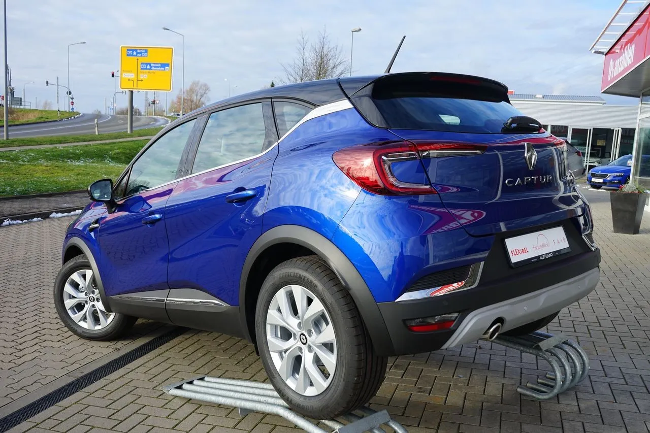 Renault Captur TCe 90 Navi...  Image 2