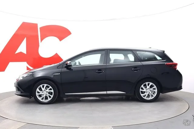 Toyota Auris Touring Sports 1,8 Hybrid Active - / Navi / Kamera / Tutkat / Led-valot / Image 2